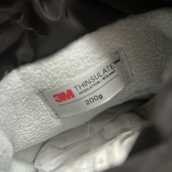 Ugg youth grey and black snow boots brand new size 1 - Picture 7 of 8